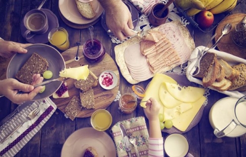 Hjemmebragt brunchhygge