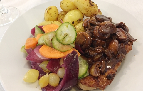 Jægerschnitzel med det hele