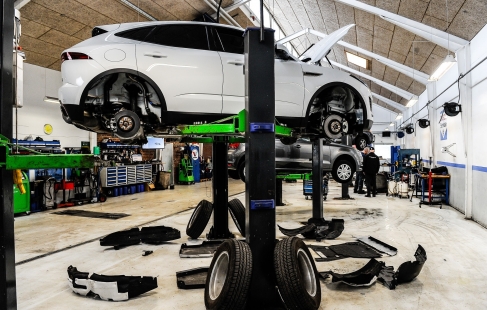 Grundig behandling til bilen